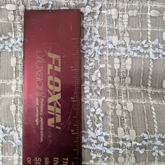 Grey and blue designer fabric for Chanel style jacket or suit (Linton Tweeds) - Picture 4 of 4